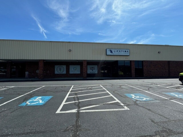 Outside entrance to H2 health in Saltville VA
