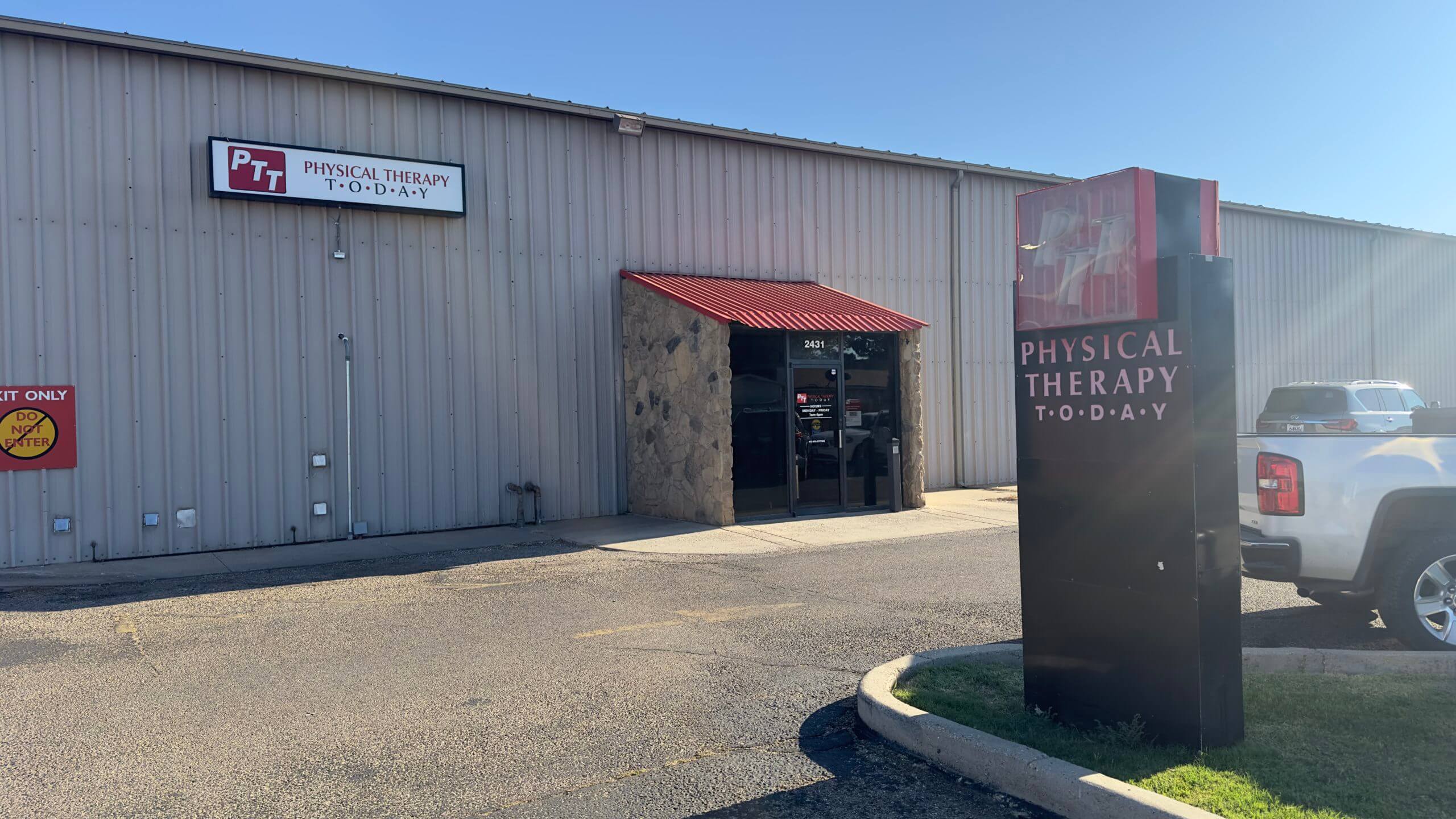 front entrance to physical therapy today on s loop in lubbock tx