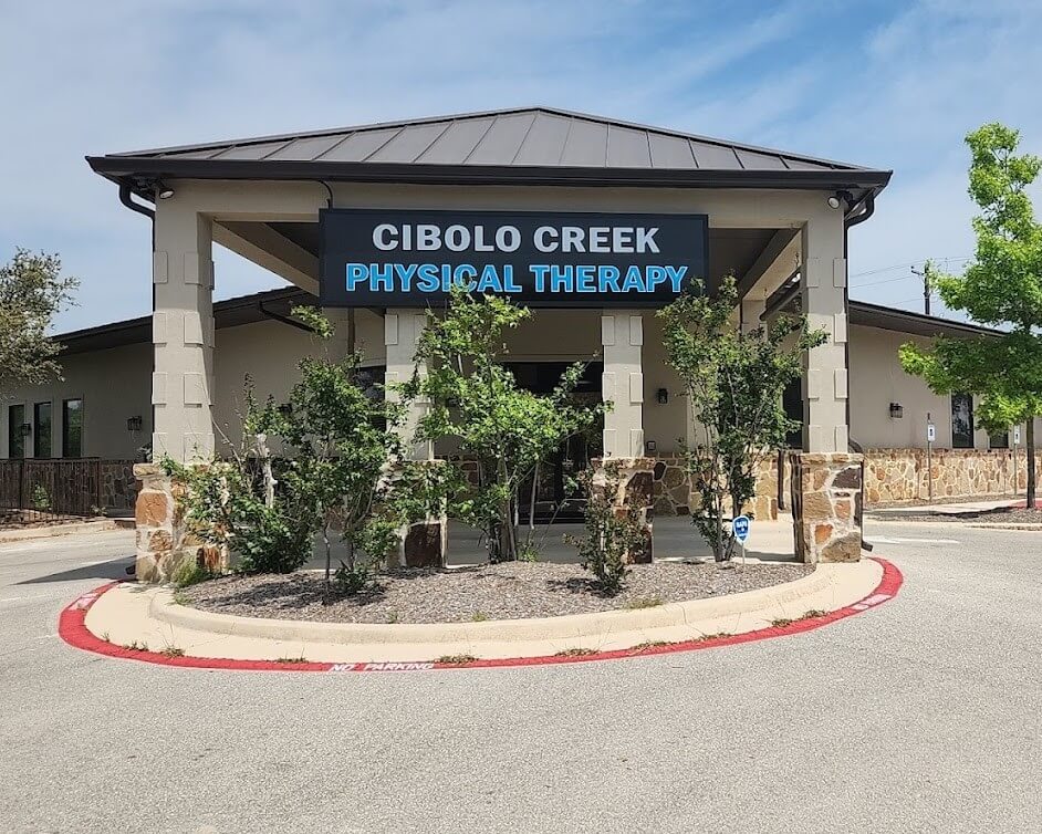 front entrance to cibolo creek physical therapy in san antonio tx